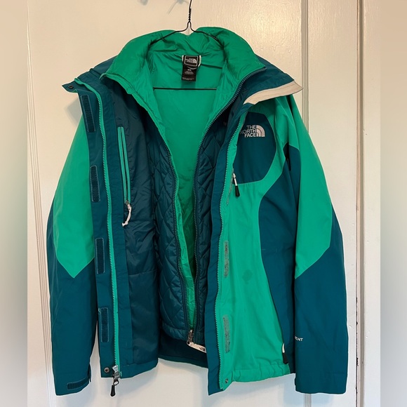 North Face 3 in 1 Puffer and Rain Jacket- M - Picture 4 of 6